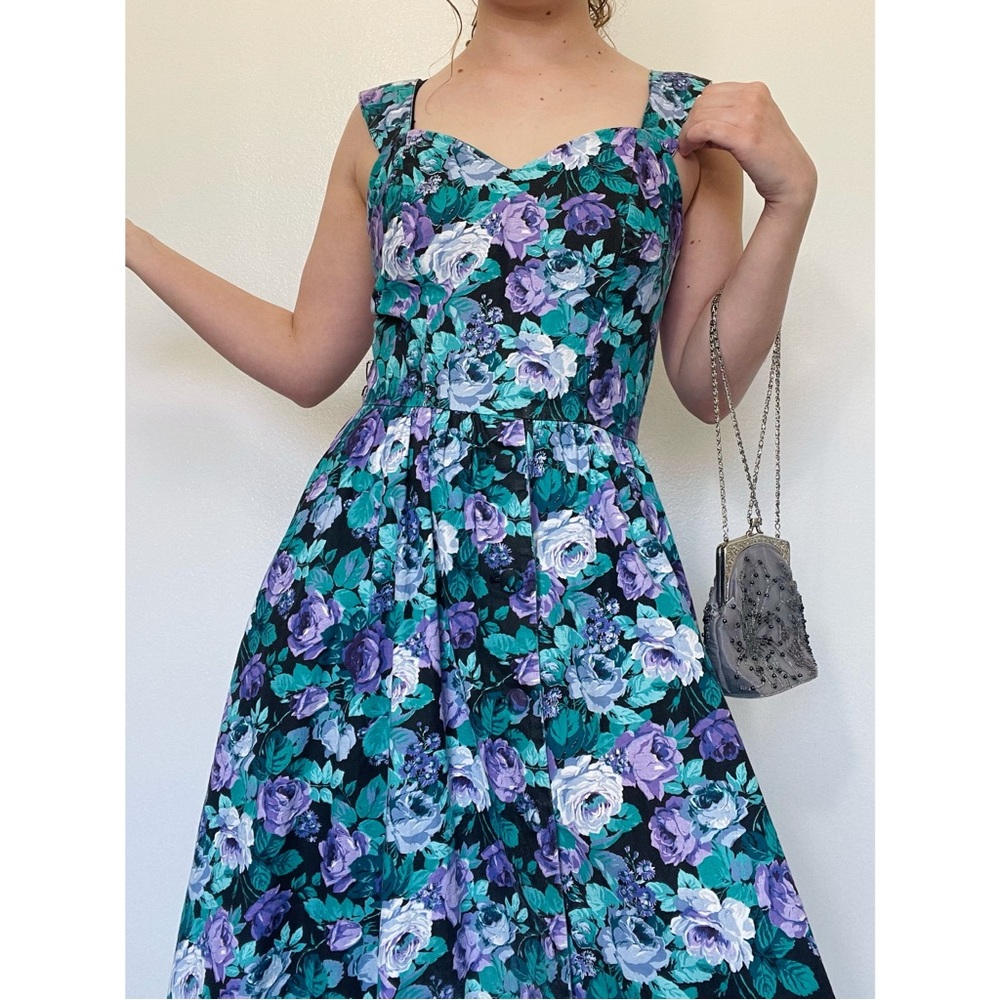 Dawn Joy Fashions | Vintage 80s A-Line Sleeveless Button-Down Circle Dress